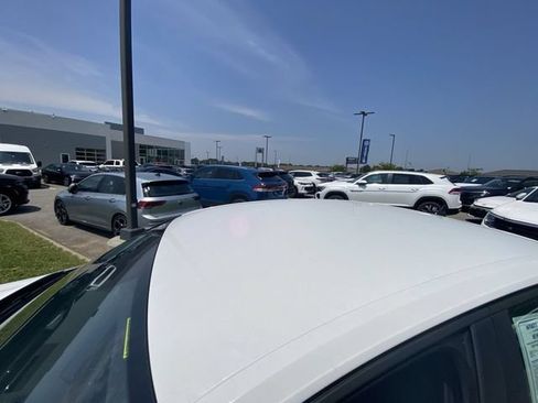 Used 2025 Volkswagen Jetta Sport FWD image 3