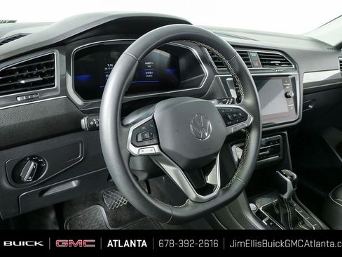 Used 2024 Volkswagen Tiguan SE AWD/4WD image 4