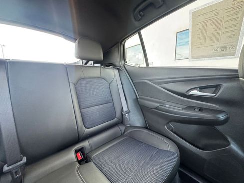 Used 2025 Buick Envista Preferred image 35