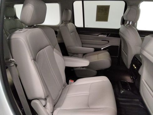 Used 2023 Jeep Wagoneer Series II w/ Premium Group I image 47