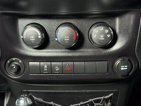 Used 2017 Jeep Wrangler Sport w/ Quick Order Package 24S AWD/4WD image 26