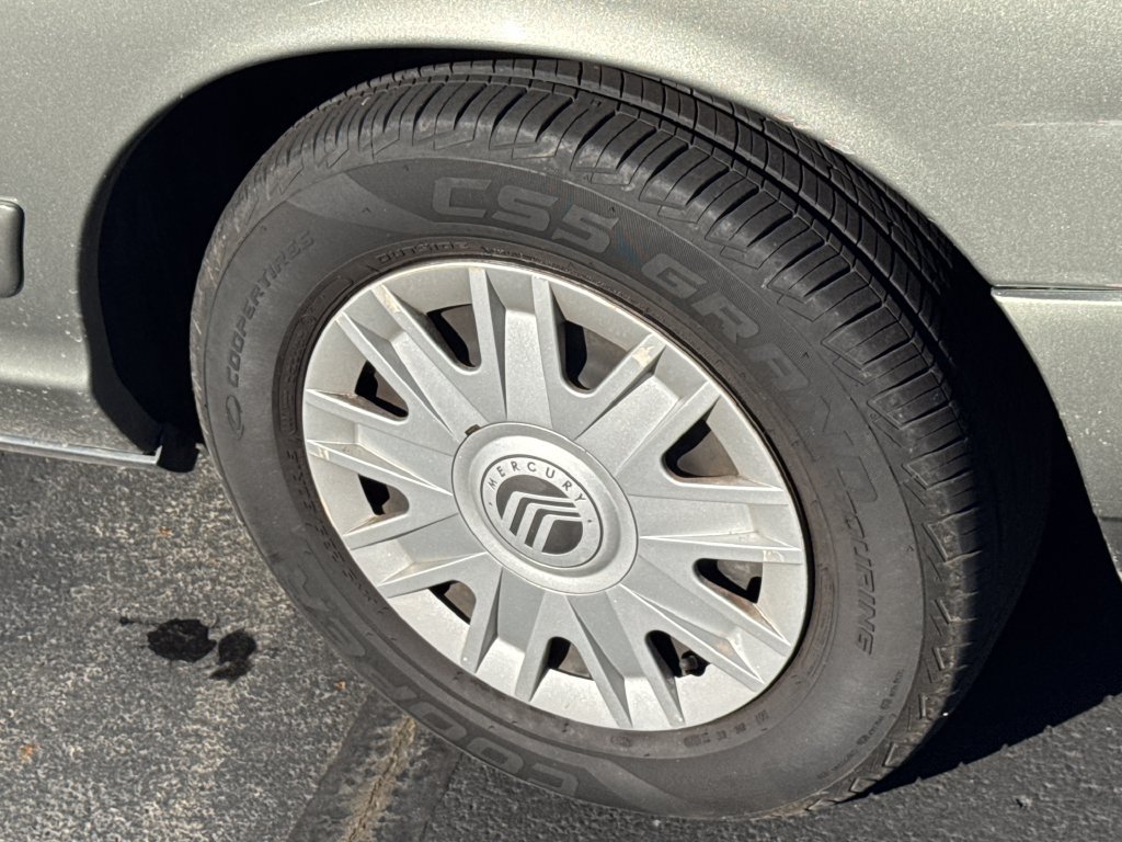 Used 2004 Mercury Grand Marquis GS RWD image 9
