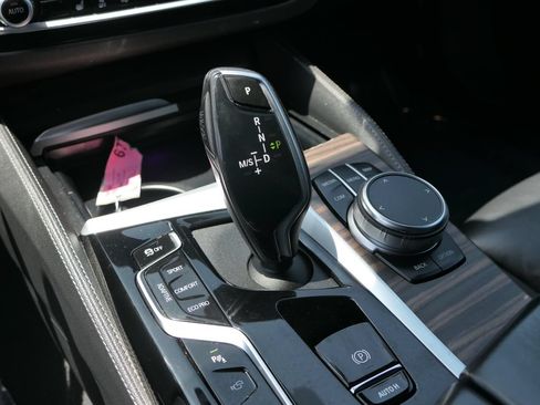 Used 2023 BMW M550i xDrive AWD/4WD image 21