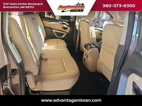 Used 2017 Nissan Titan SV image 19