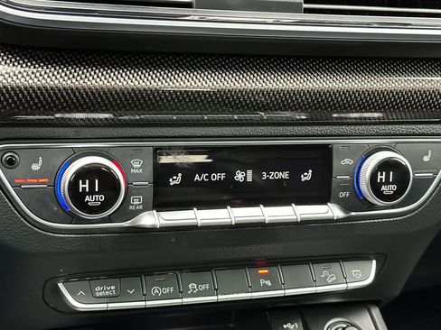 Used 2022 Audi SQ5 Premium Plus image 22