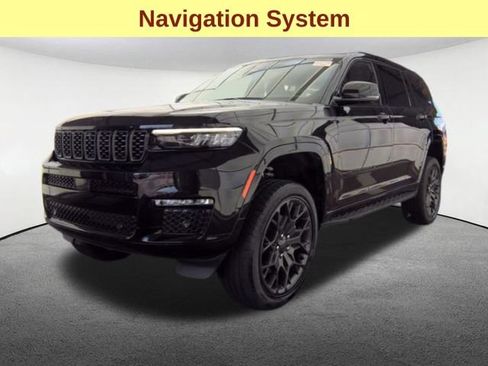 Used 2025 Jeep Grand Cherokee L Summit AWD/4WD image 4