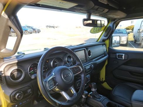 Used 2023 Jeep Wrangler Unlimited Sahara w/ Cold Weather Group image 14