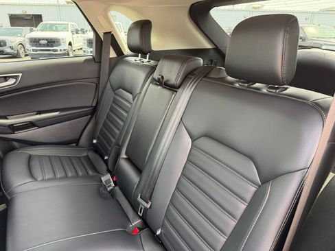 Used 2024 Ford Edge SEL image 13