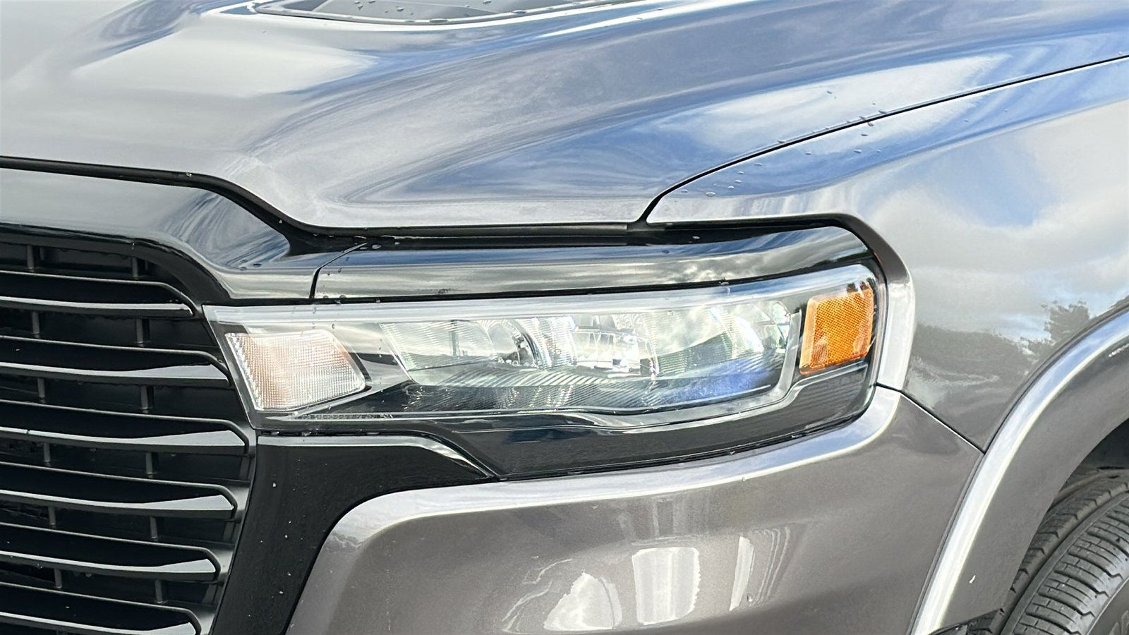 Used 2026 RAM 1500 Laramie w/ Night Edition AWD/4WD image 4