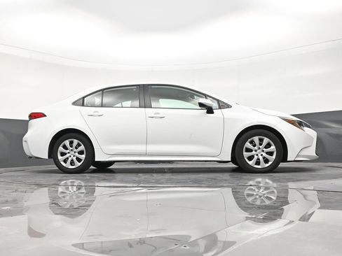 Used 2025 Toyota Corolla LE FWD image 25