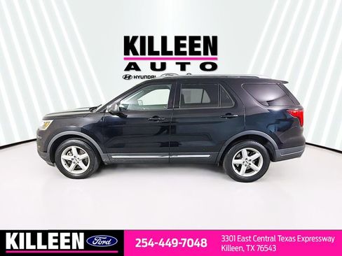 Used 2018 Ford Explorer XLT image 4