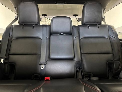 Used 2022 Jeep Wrangler Unlimited Rubicon w/ LED Lighting Group AWD/4WD image 28