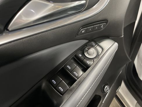 Used 2024 Buick Enclave Premium image 8