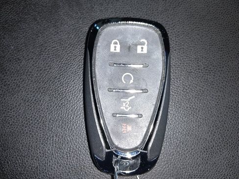 Used 2020 Chevrolet Equinox LT image 32