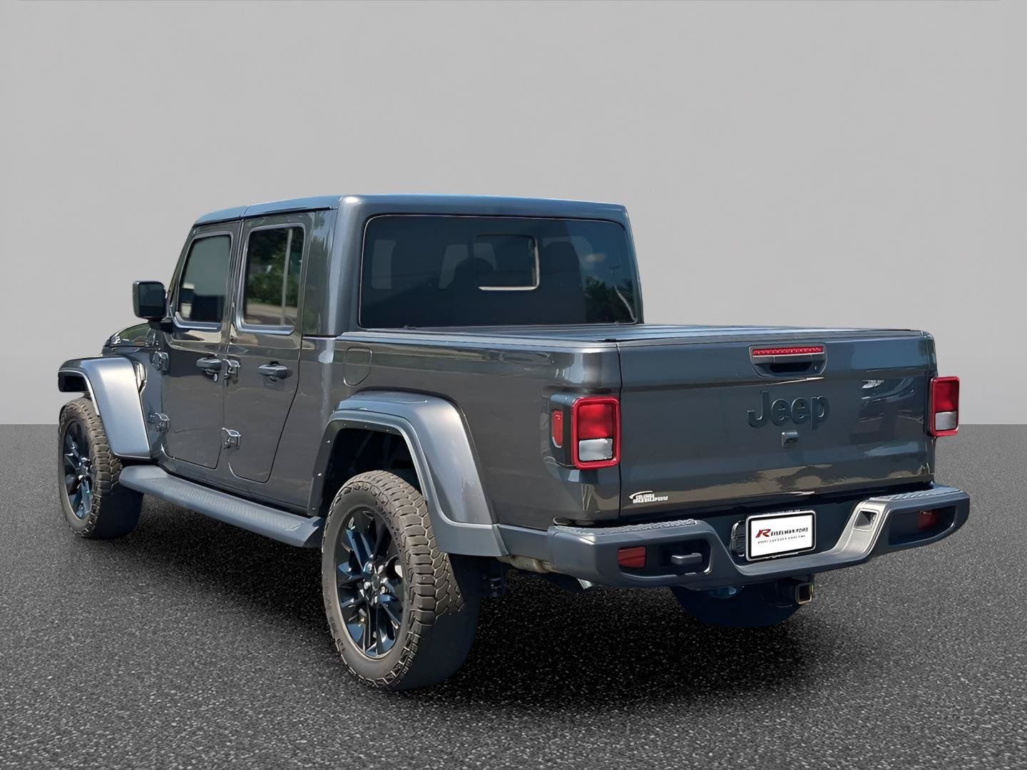 Used 2025 Jeep Gladiator Sport AWD/4WD image 4