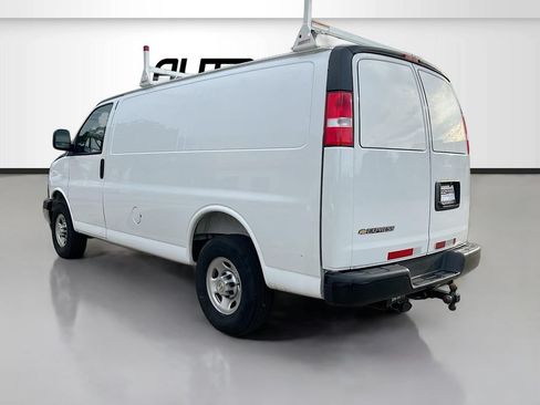 Used 2025 Chevrolet Express 2500 w/ Driver Convenience Package RWD image 5