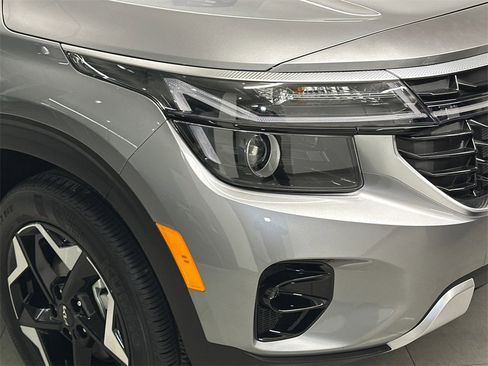 New 2025 Kia Seltos EX image 11