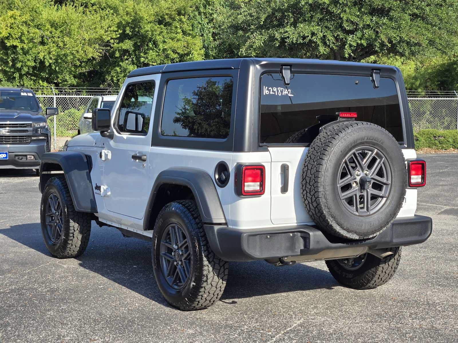 Used 2024 Jeep Wrangler Sport AWD/4WD image 6
