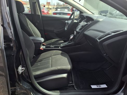 Used 2018 Ford Focus SE image 19