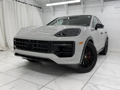 New 2026 Porsche Cayenne GTS image 8