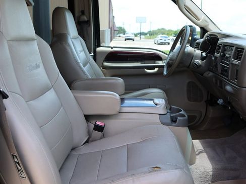 Used 2003 Ford Excursion Limited AWD/4WD image 32