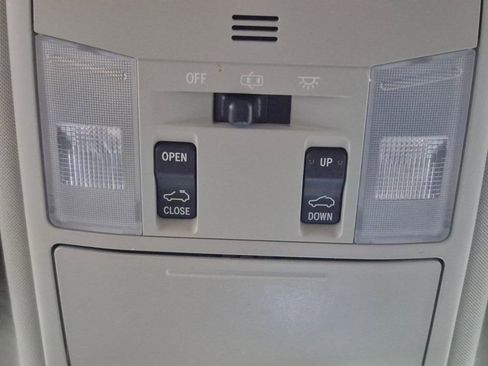 Used 2017 Toyota RAV4 Limited image 21