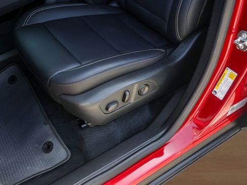 Used 2024 GMC Acadia Elevation w/ Luxury Package image 8