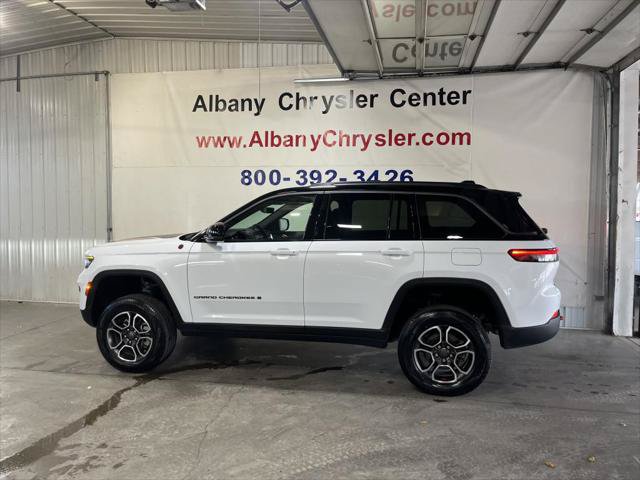 Certified 2022 Jeep Grand Cherokee Trailhawk AWD/4WD image 1