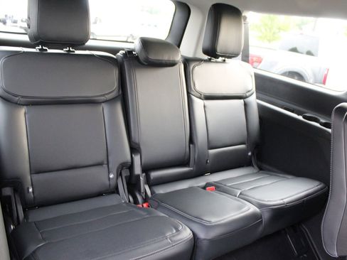 New 2025 Ford Expedition Max Platinum w/ Driver's Package image 15