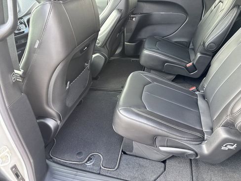 New 2026 Chrysler Pacifica Select FWD image 37