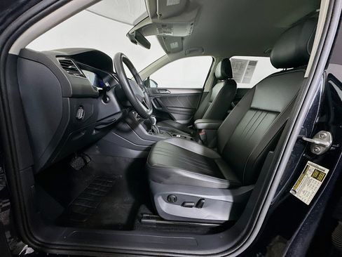Used 2024 Volkswagen Tiguan SE image 13