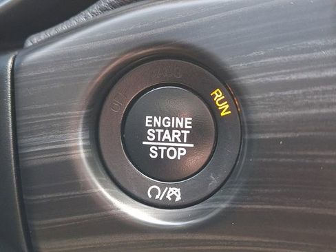 Used 2022 Jeep Grand Cherokee Laredo X image 22