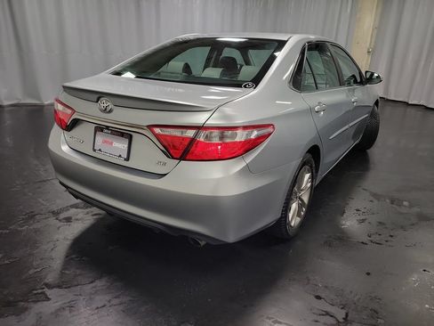 Used 2015 Toyota Camry SE FWD image 8