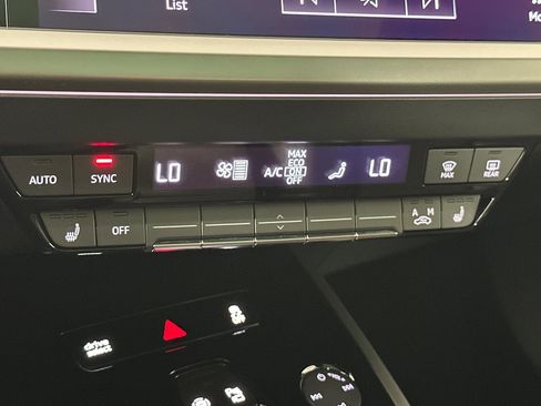 Used 2024 Audi Q4 e-tron Premium image 19