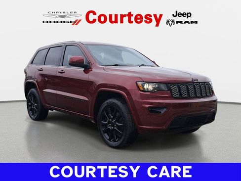 Used 2022 Jeep Grand Cherokee Laredo X AWD/4WD image 1