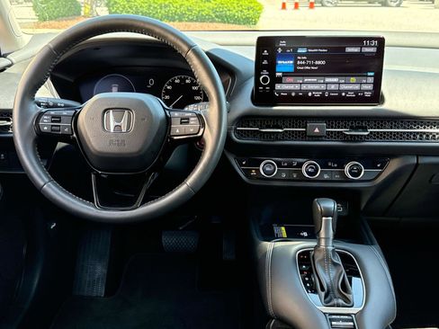 Certified 2024 Honda HR-V EX-L image 2