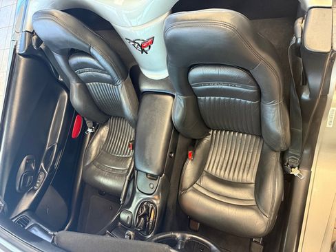 Used 1998 Chevrolet Corvette Convertible w/ Memory Pkg image 22