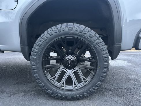 Used 2024 GMC Sierra 1500 AT4 image 35