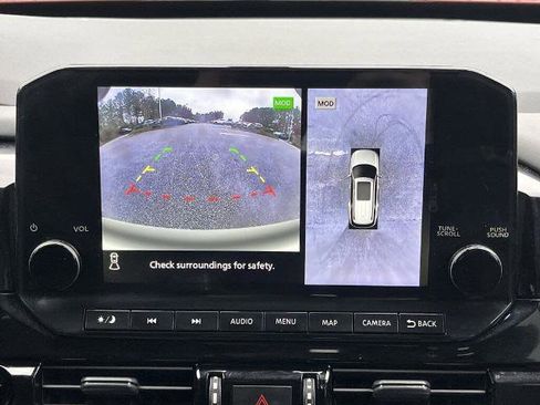 Certified 2025 Nissan Pathfinder SL image 3