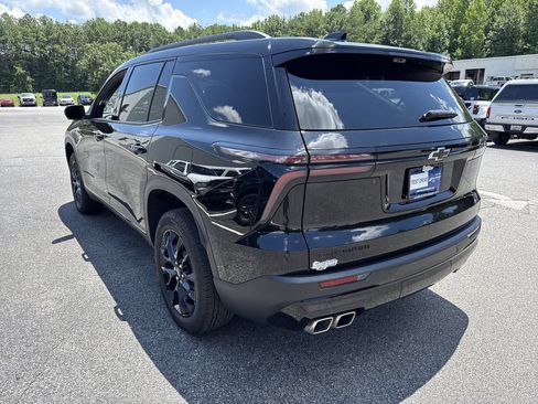 Used 2026 Chevrolet Traverse LT w/ Midnight/Sport Edition FWD image 5