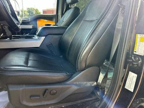 Used 2022 Ford F250 Lariat w/ Lariat Value Package AWD/4WD image 13