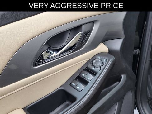 Used 2022 Chevrolet Traverse LS FWD image 19