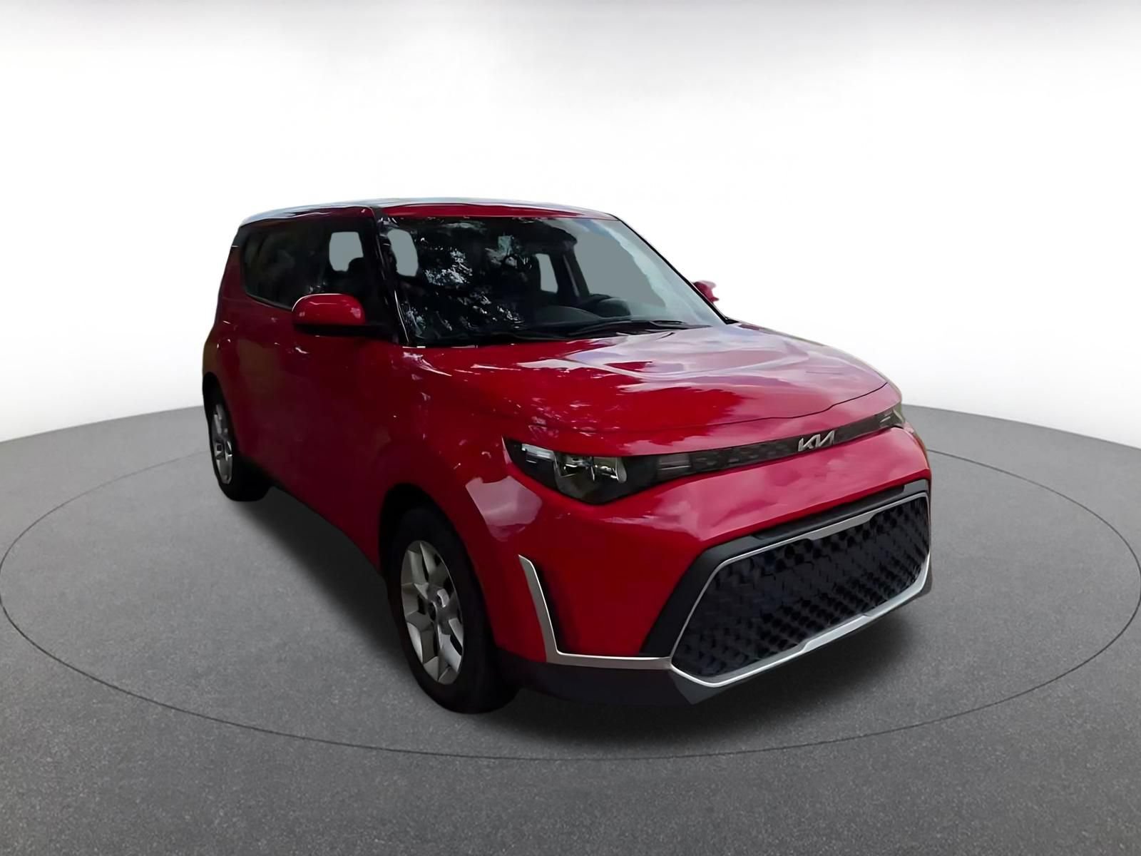 Used 2025 Kia Soul LX w/ LX Technology Package FWD image 3
