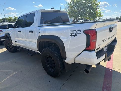 Used 2024 Toyota Tacoma TRD Off-Road AWD/4WD image 10