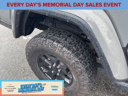 Used 2021 Jeep Gladiator Sport AWD/4WD image 2