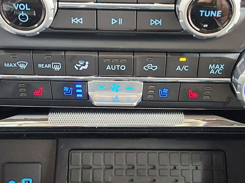 Used 2023 Ford F150 King Ranch w/ Equipment Group 601A High AWD/4WD image 36