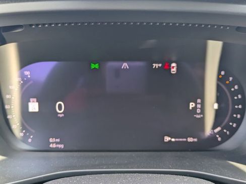 Certified 2023 Volvo XC40 B5 Ultimate w/ Climate Package AWD/4WD image 18