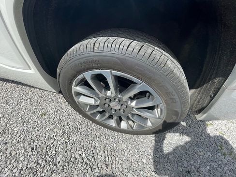 Used 2023 GMC Acadia Denali AWD/4WD image 8