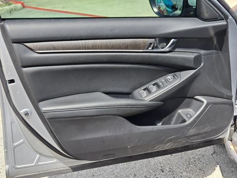 Used 2019 Honda Accord EX image 7