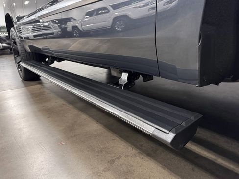 Used 2019 Cadillac Escalade ESV Premium Luxury image 23